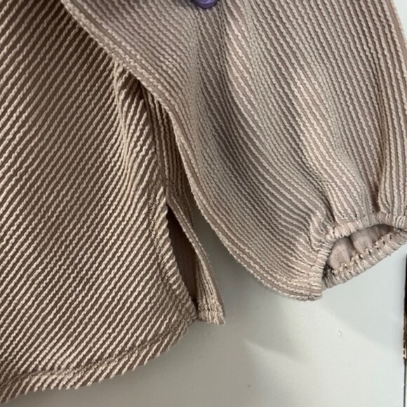 Molly Green Womens Tan Low VNeck Textured Balloon Sleeve Pullover Top Size Large - Picture 5 of 11